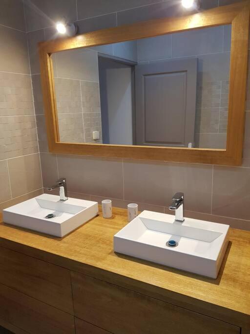 Case Terre Sainte - Maison Meublee F3 Eksteriør billede
