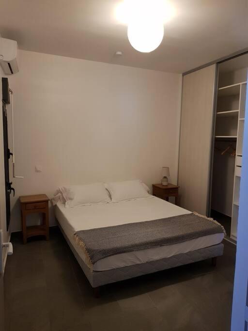 Case Terre Sainte - Maison Meublee F3 Eksteriør billede